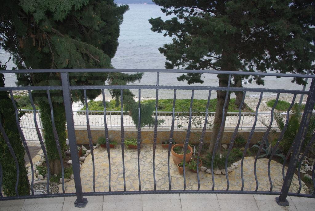 Apartment Petar Sukosan Bagian luar foto