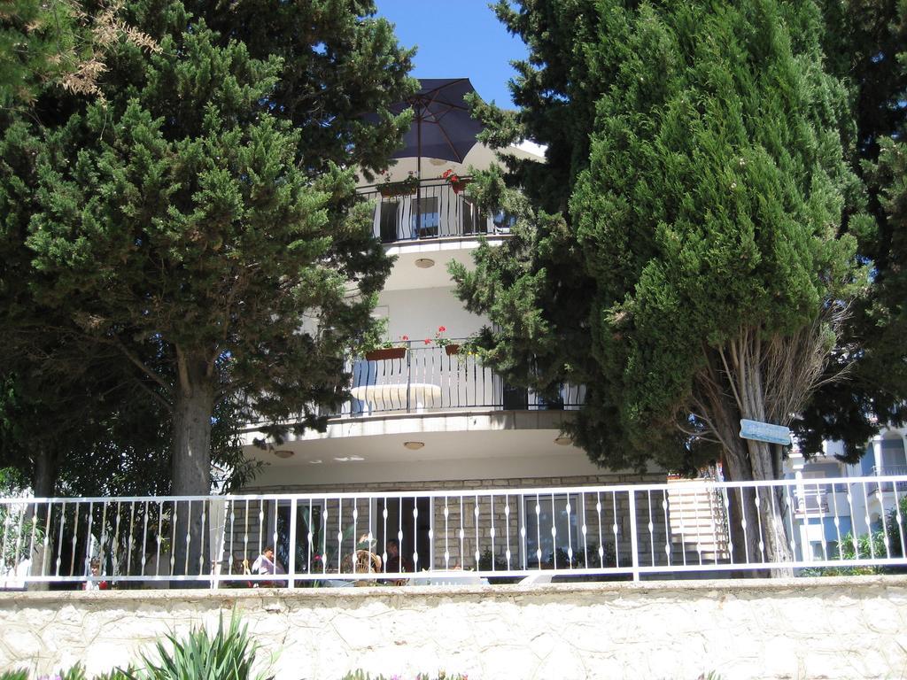 Apartment Petar Sukosan Bagian luar foto